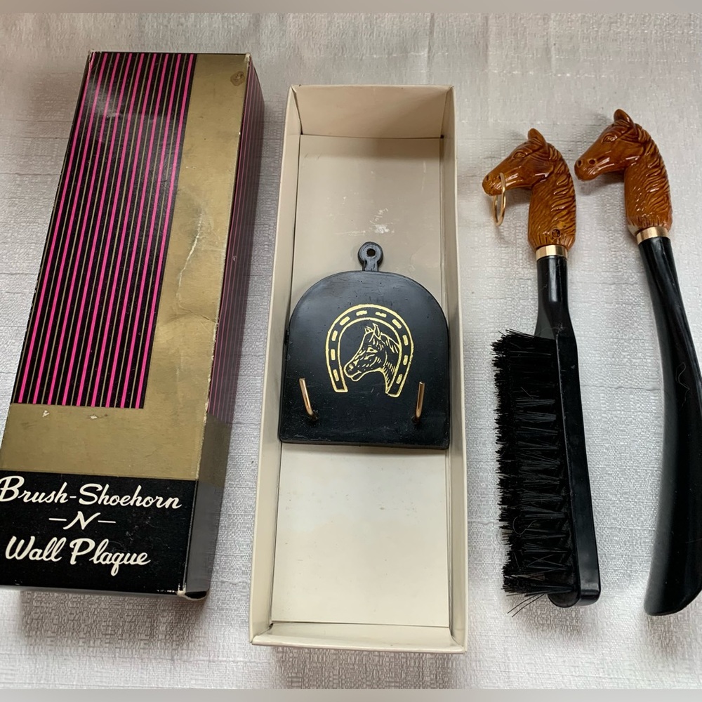 Vintage Horse Head Brush / Shoe Horn Set w/ Wall Plaque Hanger & Box Minor Flaw